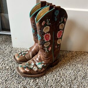 Girls Maci Bean boots size 12